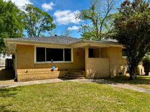 Building Photo - 308 S Royal St