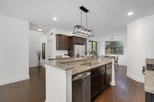 Building Photo - 1250 Diamond Ct
