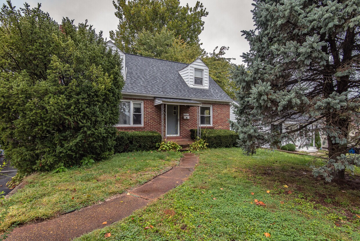 Primary Photo - 3767 Raymond Ave