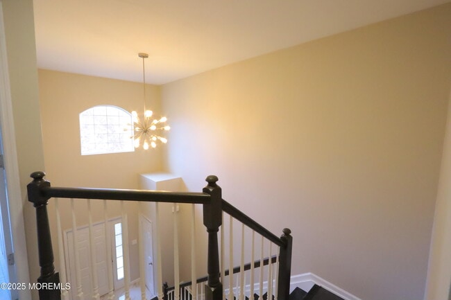 Building Photo - 100 Pine St