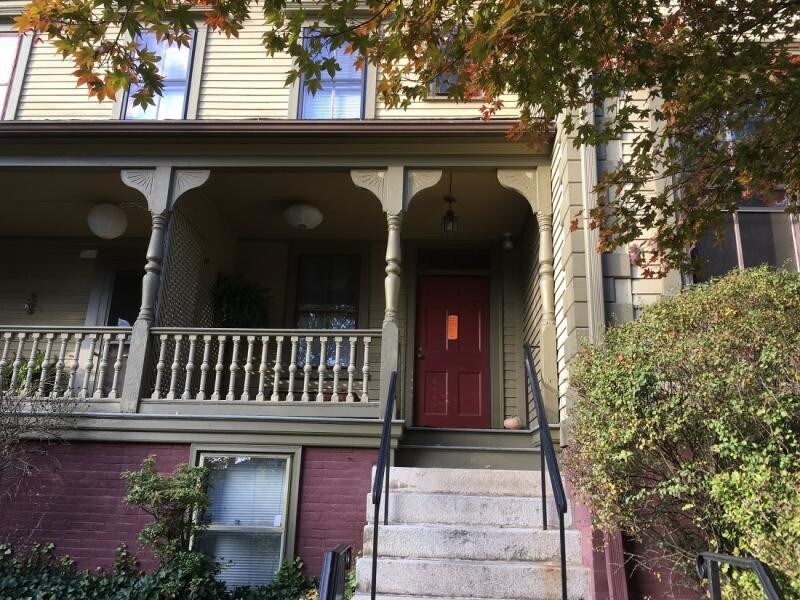 Primary Photo - 137 Power St