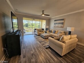 Building Photo - 10700 Ravenna Way