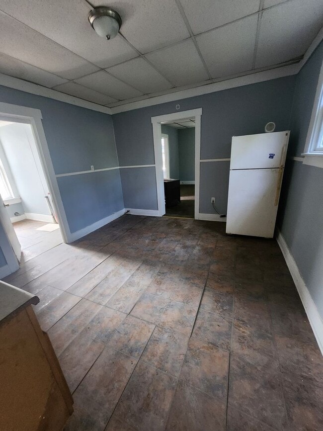 Building Photo - Lower2 bedroom unit