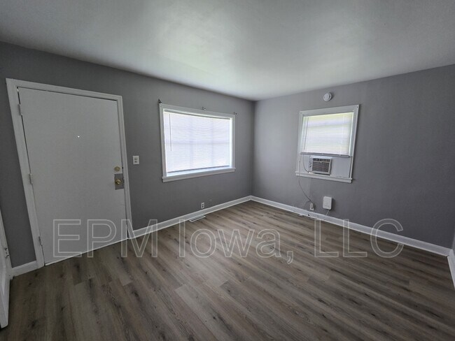 Foto del edificio - 602 Logan Ave