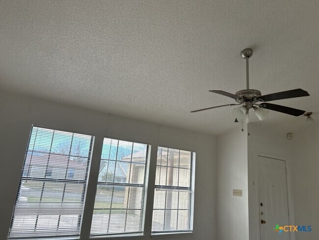 Foto del edificio - 1801 Lea Ann Dr