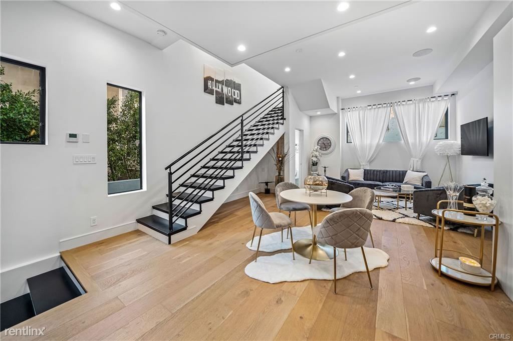 Primary Photo - 3 br, 2.5 bath House - 1447 N Martel Ave