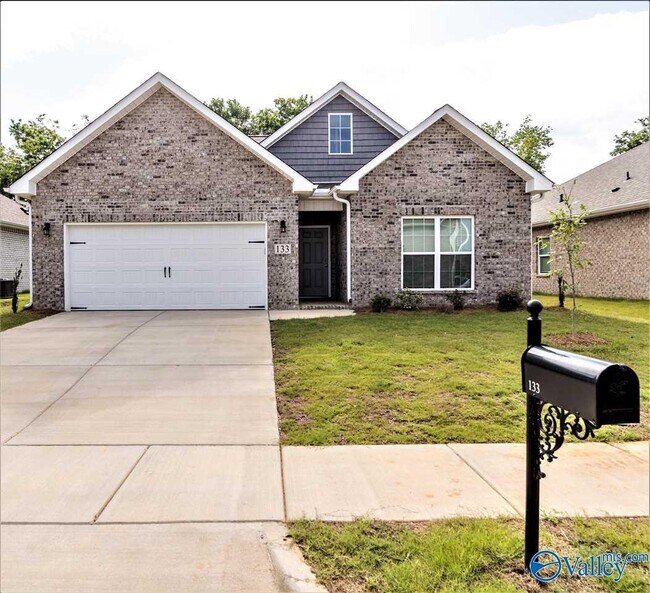 Building Photo - 133 Williams Pointe Boulevard SW
