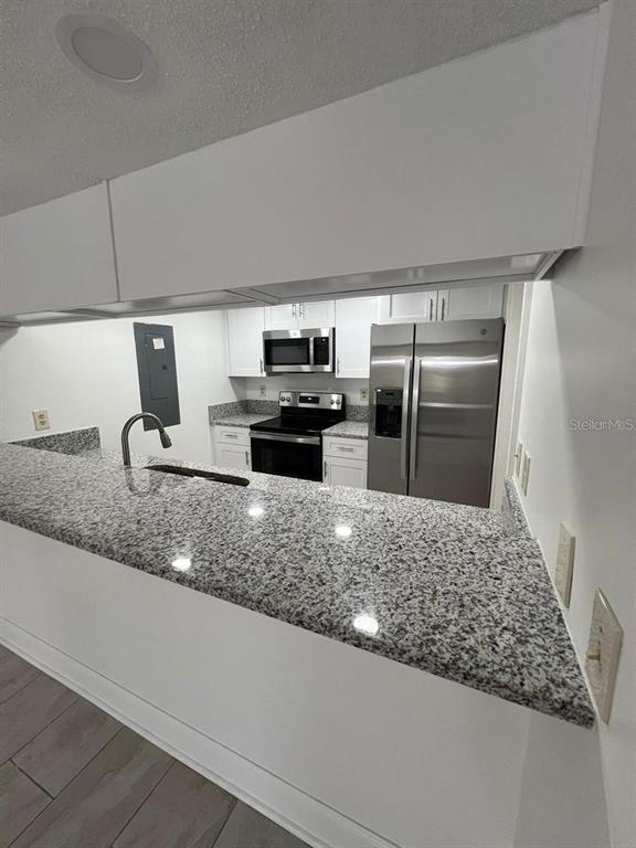 Foto del edificio - 2220 Burnway Rd