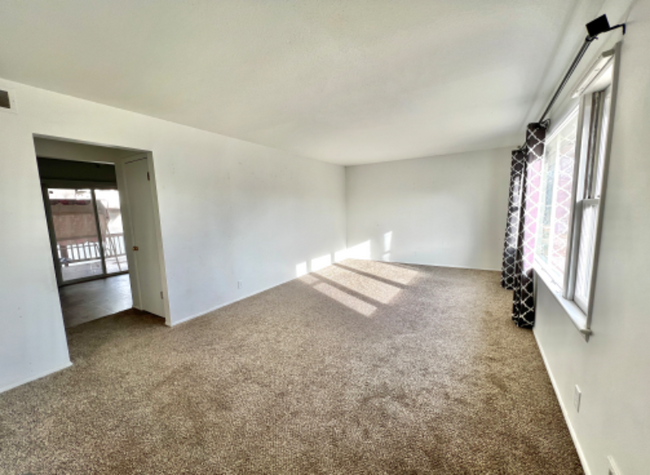 Foto del edificio - 1518 W Howe St