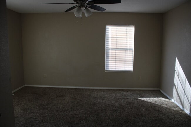 Foto del edificio - Updated 3 bedroom 1 Bathroom