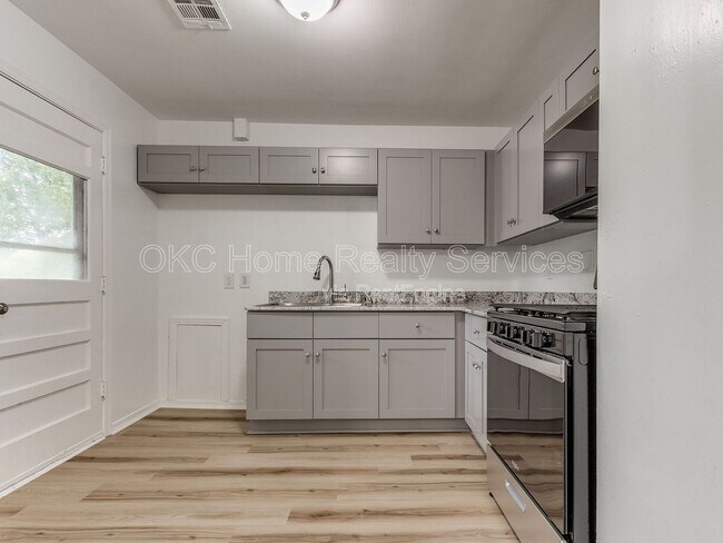 Foto del edificio - 4229 Del Rd