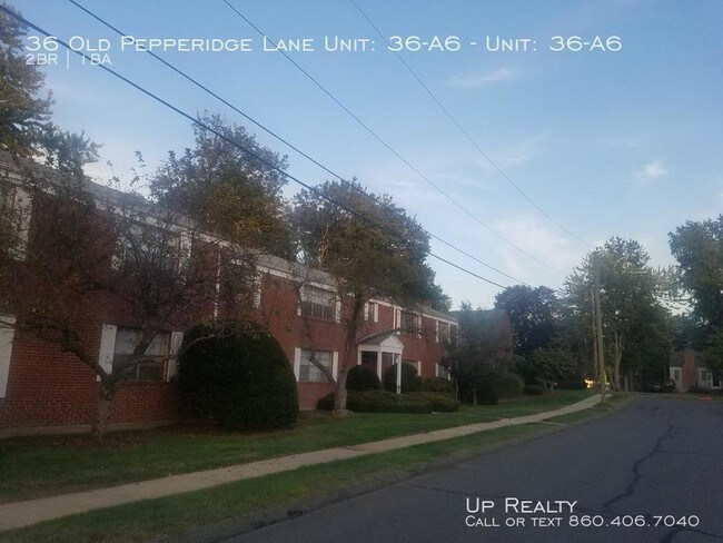 Building Photo - 36 Old Pepperidge Ln