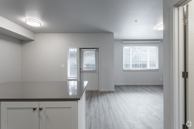 2BR, 2BA - 1,045 SF - 5 Points Apartments