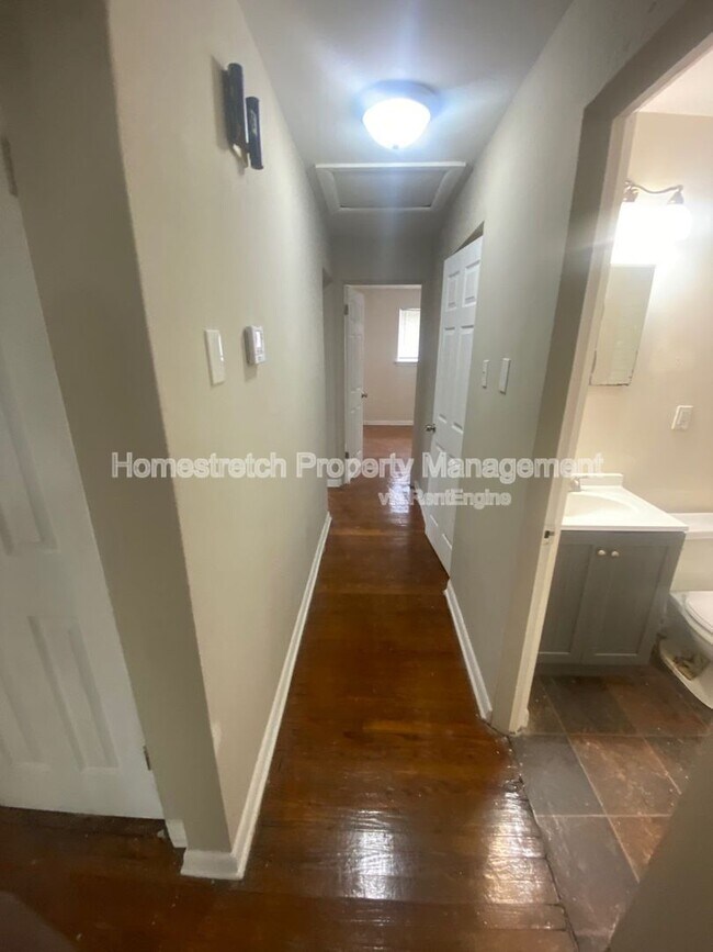 Foto del edificio - 6657 Kenwood Dr