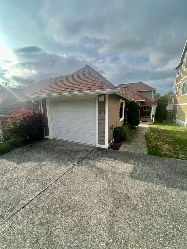 Foto del edificio - 3323 Sussex Dr