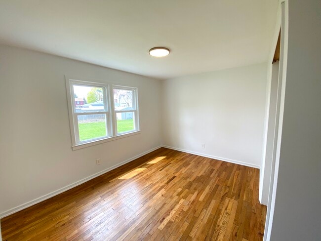 Building Photo - 58 Waddell Rd
