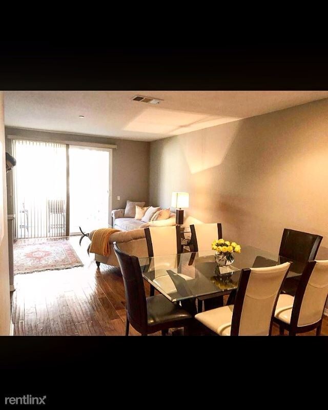 Building Photo - 1315 Abelia