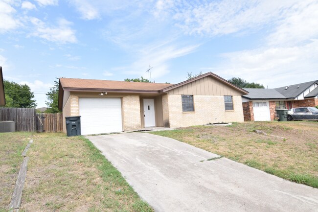 Foto del edificio - 2517 Hidden Valley Dr