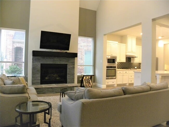 Foto del edificio - 8083 Sunflower Ln