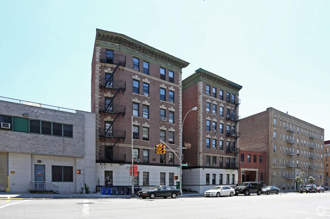 Building Photo - 880 ST NICHOLAS AVE