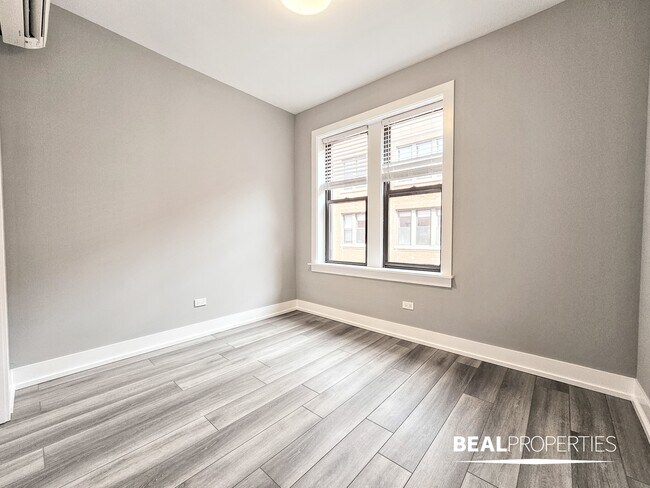 Foto del edificio - 3937 N Janssen Ave