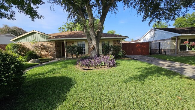 Foto del edificio - 11307 Sageheather Dr