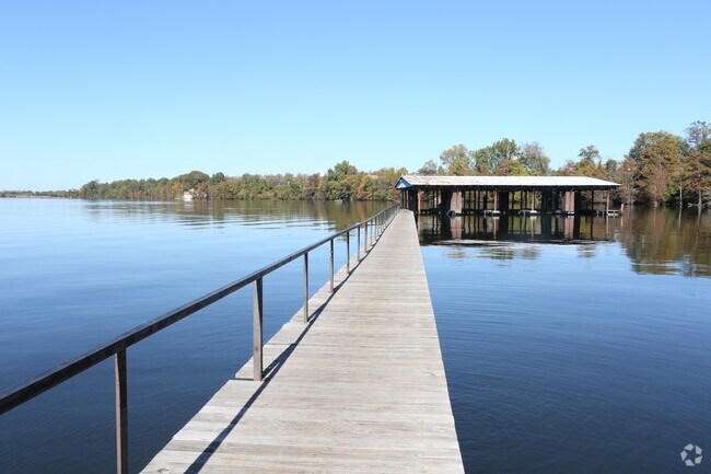 Muelle - Villa Del Lago Apartments