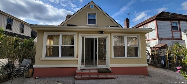 Building Photo - 73-49 188th St