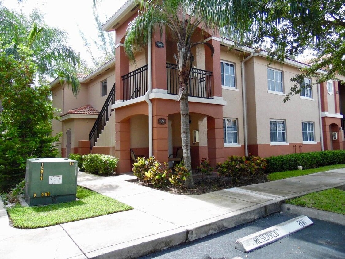 Primary Photo - 3740 N Jog Rd