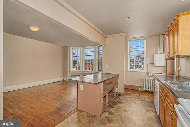 Building Photo - 2347 N 3rd St