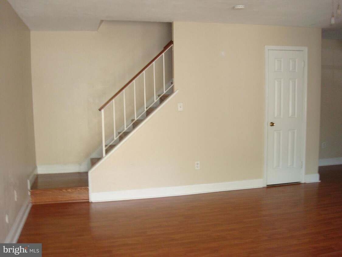 3087 Harbour Dr, Palmyra, NJ 08065 Townhouse for Rent in Palmyra, NJ