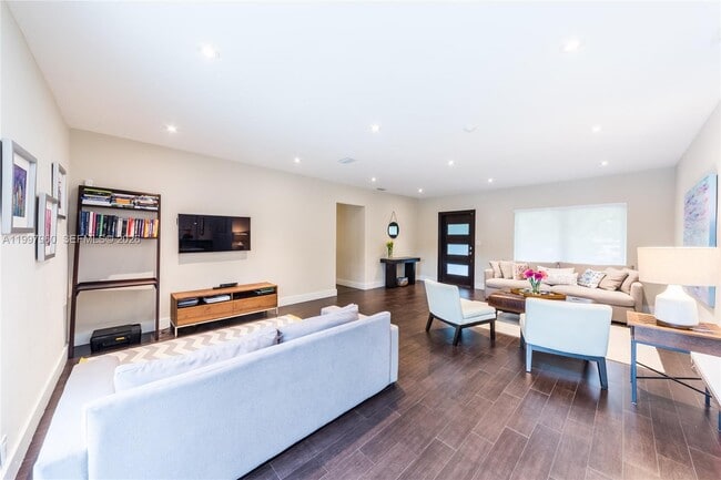 Foto del edificio - 1315 San Ignacio Ave