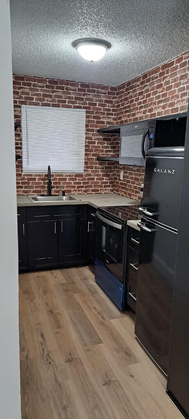 Photo - 1356 Alpha St Apartments