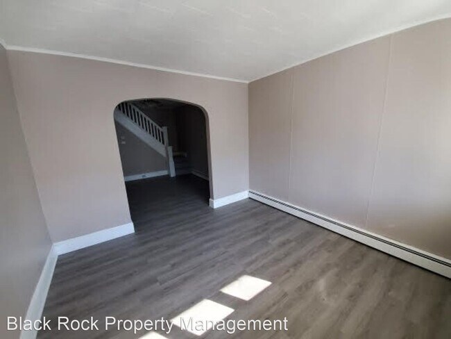 Building Photo - 3 br, 1 bath House - 417 Elm Street