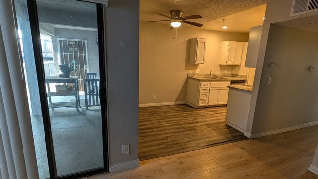 Foto del edificio - Broadway Apartments