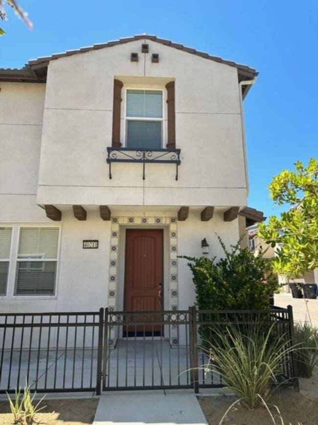 Building Photo - 40211 Calle Real