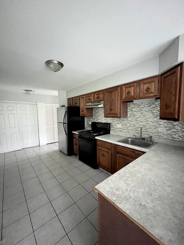 4506 Provincetown Dr, Country Club Hills, IL 60478 House Rental in