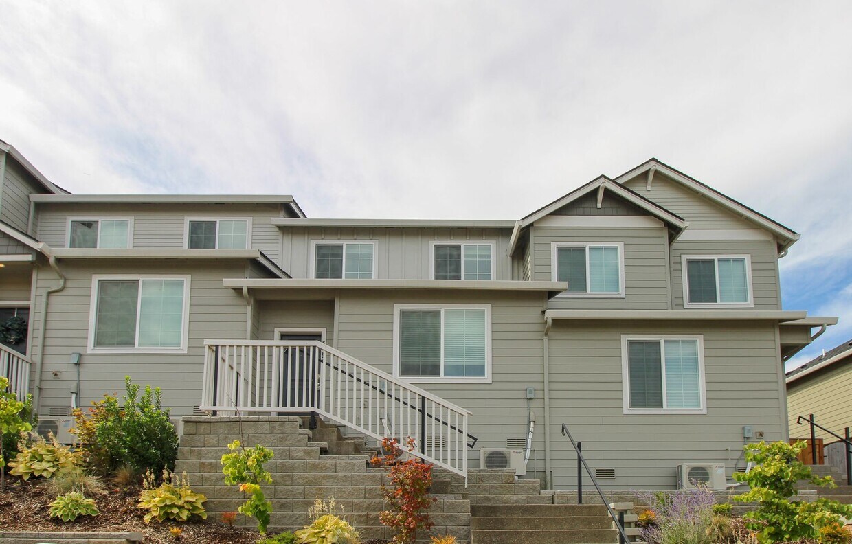 Foto principal - 5763 Joynak St S