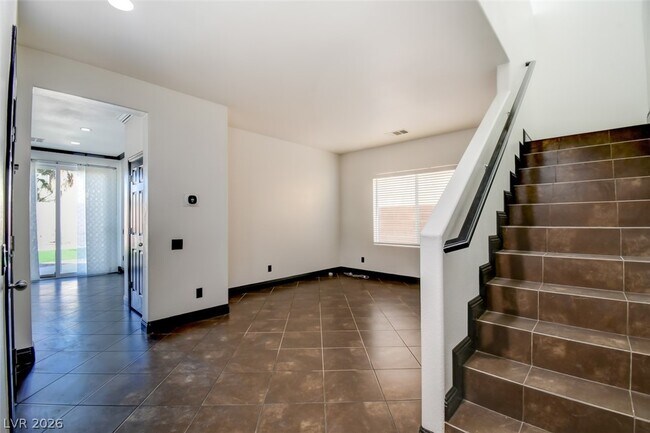 Foto del edificio - 2904 Dowitcher Ave