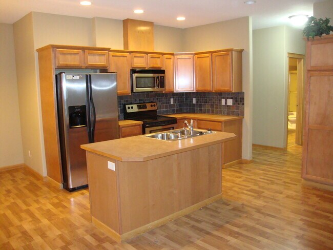 Building Photo - 508