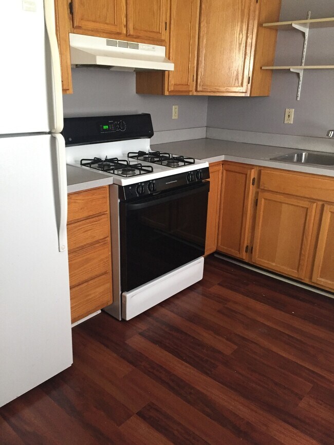 Foto del edificio - 1 BED / 1 BATH DUPLEX