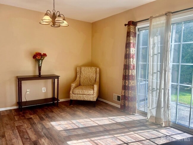 Building Photo - 404 Draco Rd