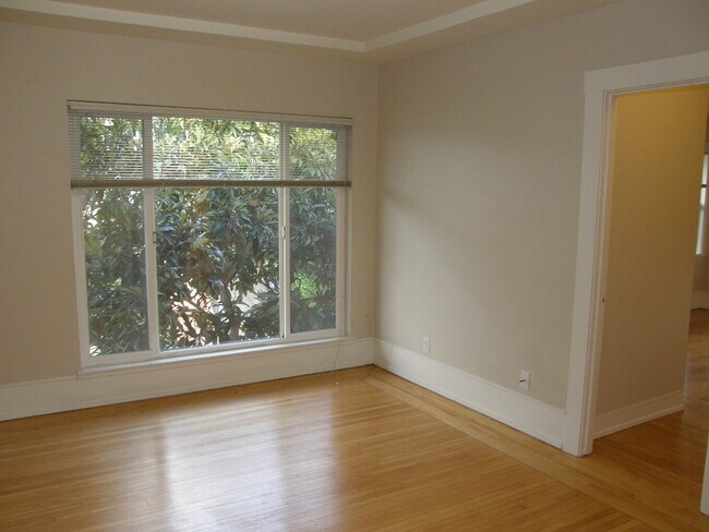 Building Photo - 491 Mandana Blvd