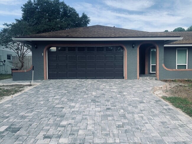 Foto del edificio - 8010 Dorsel Ct