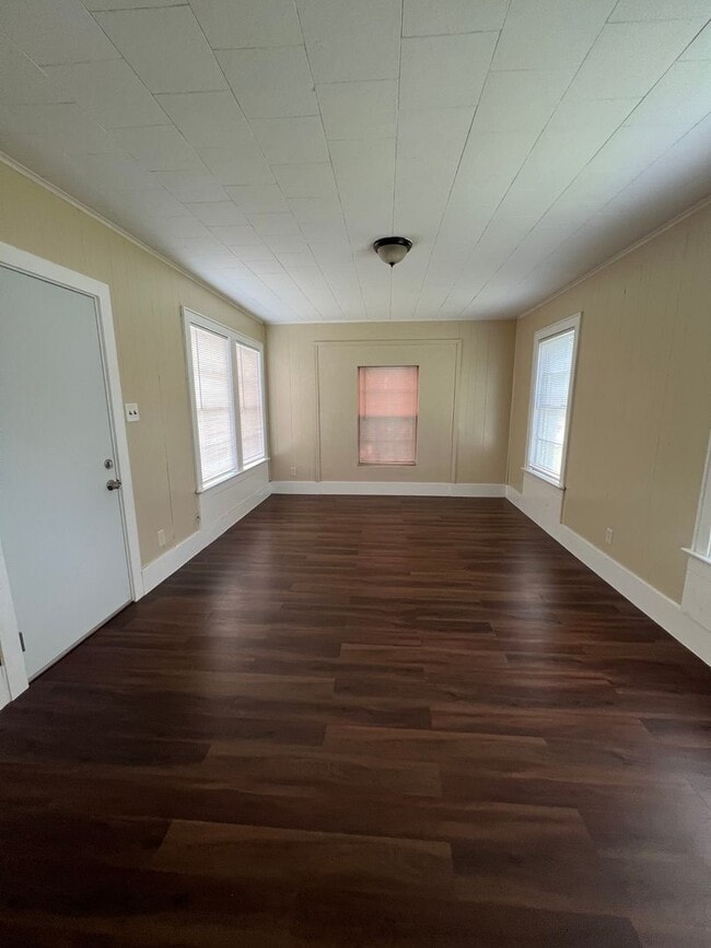 Building Photo - Spacious 3bed/1bath house in Beaumont