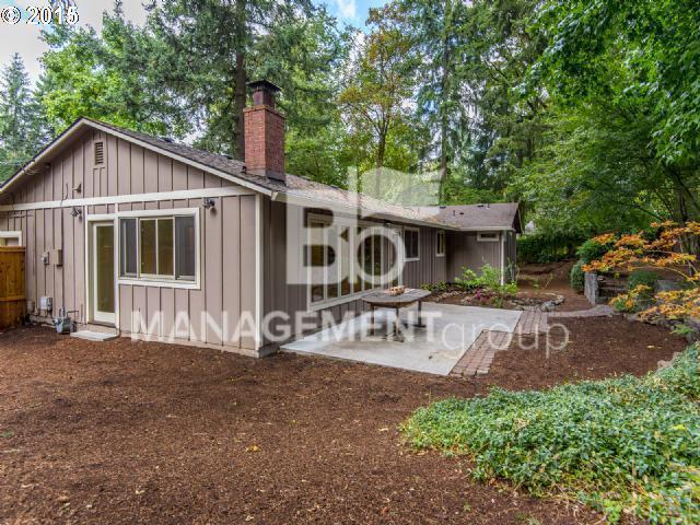 Foto del edificio - Lake Oswego Beautiful Updated  Home Locate...