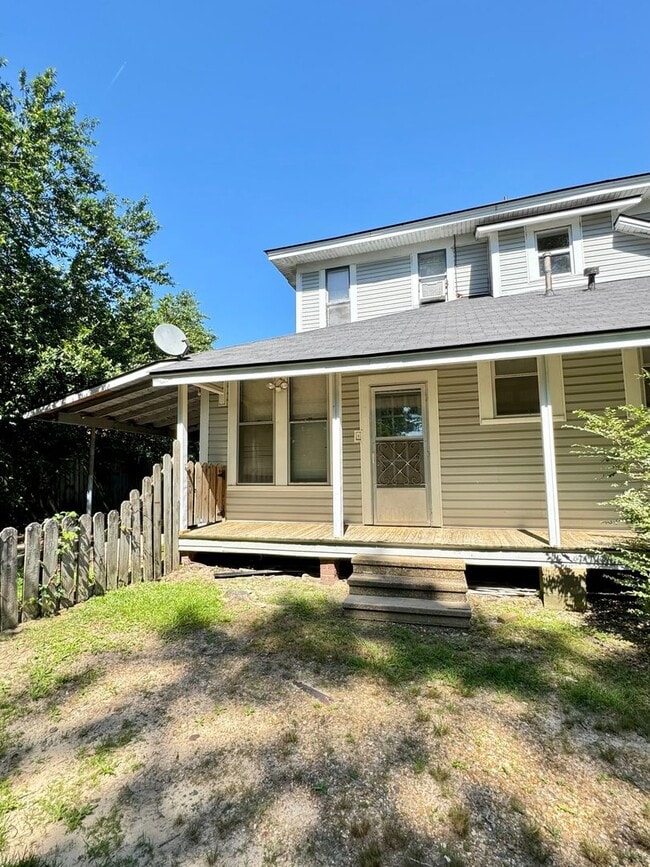 Building Photo - 307 James Street 4Plex