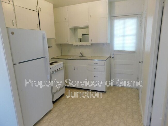 Foto del edificio - 957 Belford Ave