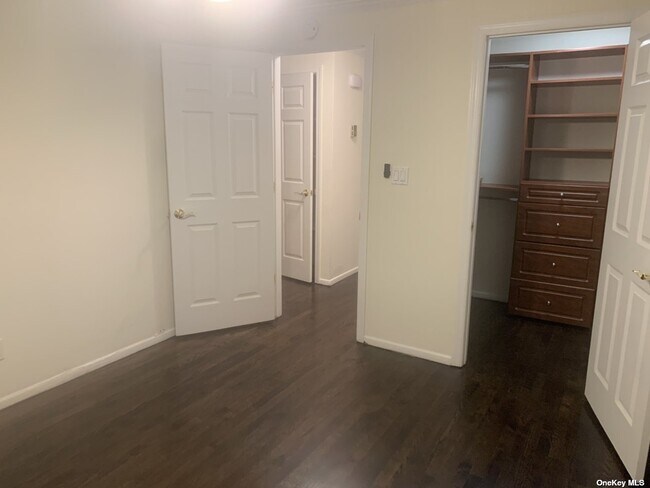 bedroom / walk in closet - 14 Graywood Rd