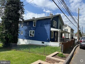 Building Photo - 365 Dehaven St